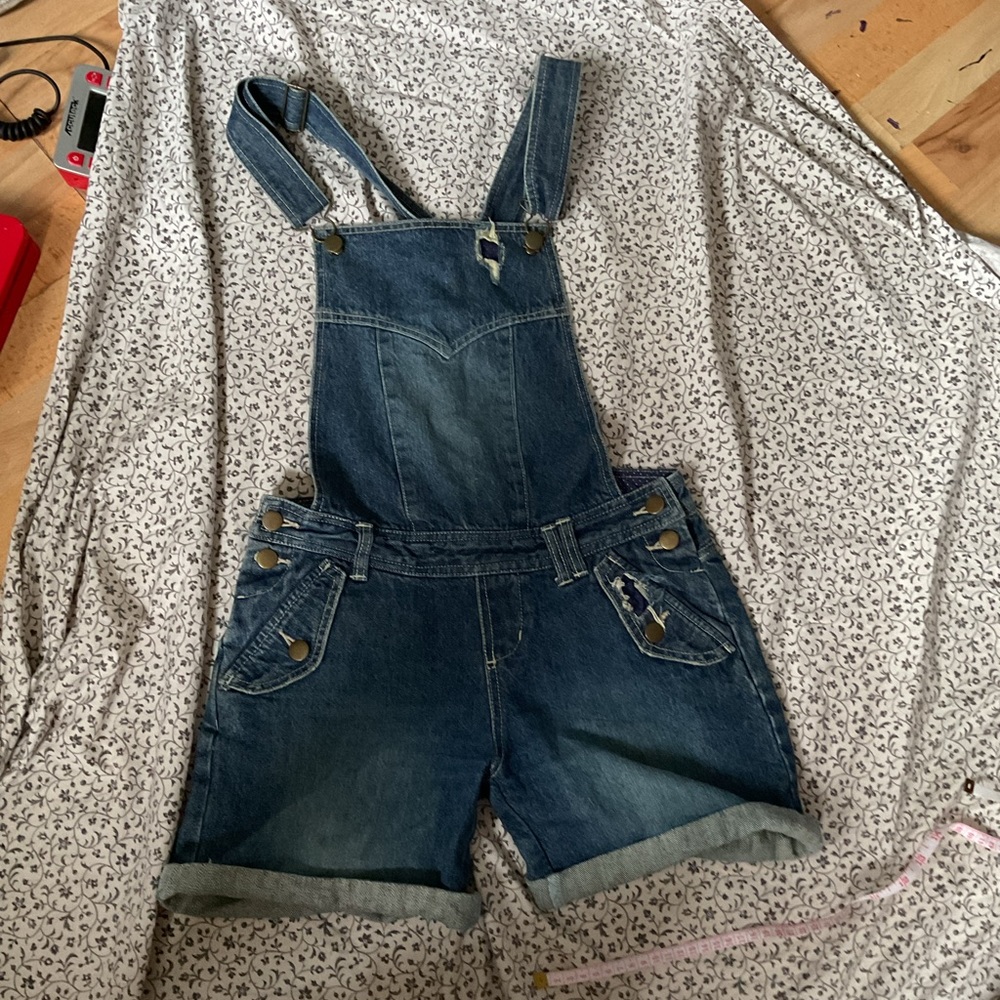 Cutest farmer americana overall shorts with cute blue polka dot pattern 100%